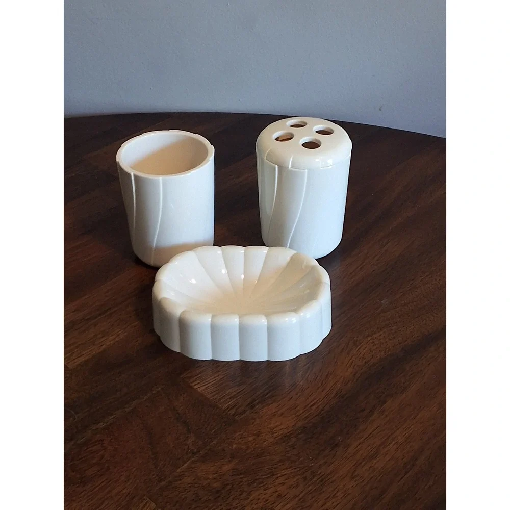 Vintage Vanilla Cream 3 Piece Bathroom Set Soap Dish Toothbrush Holder Tumbler
